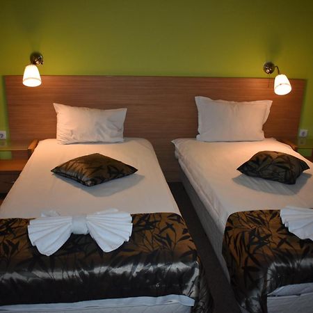 Green Hisar Hotel Family Chisaria Zewnętrze zdjęcie