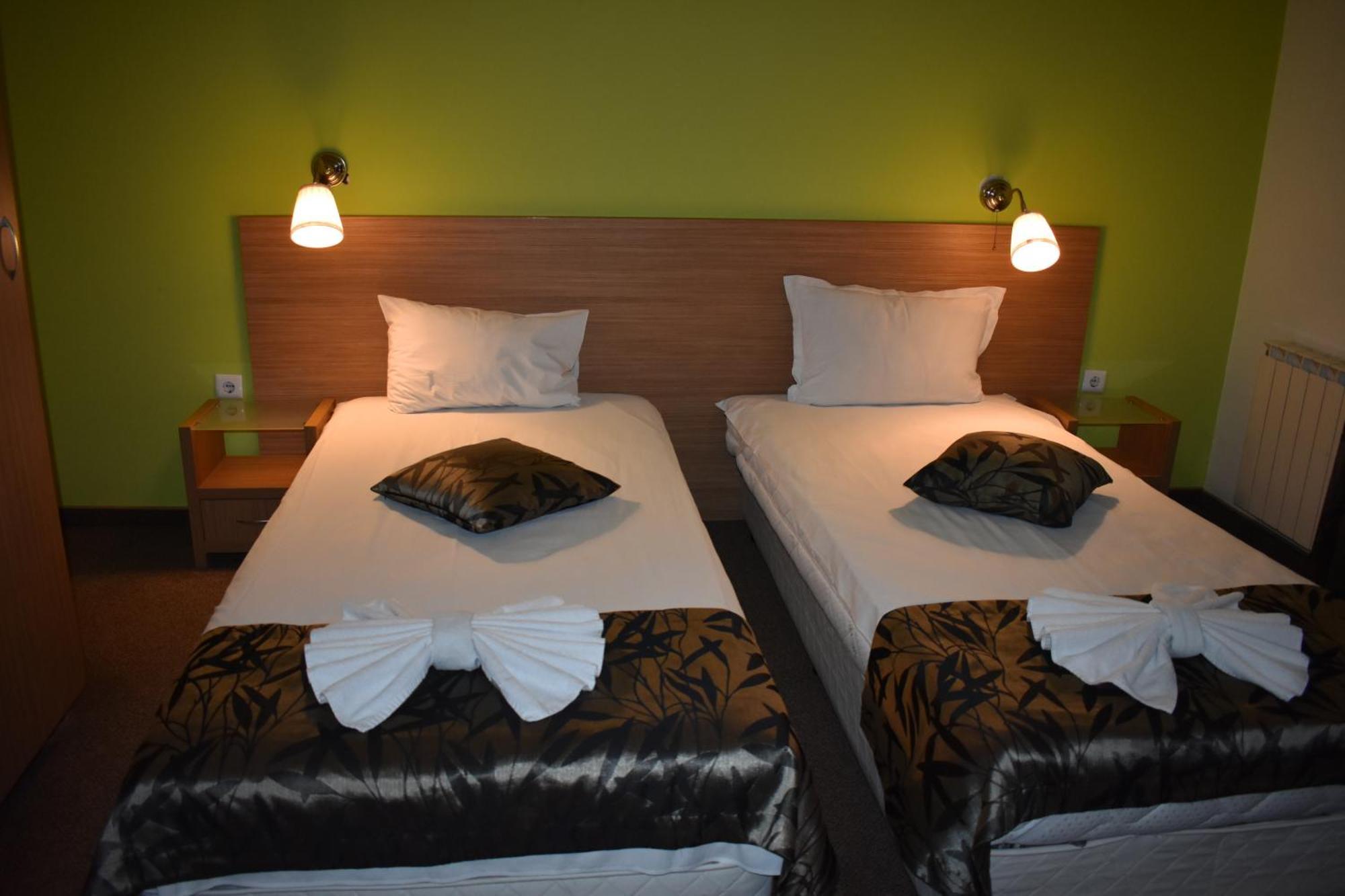 Green Hisar Hotel Family Chisaria Zewnętrze zdjęcie